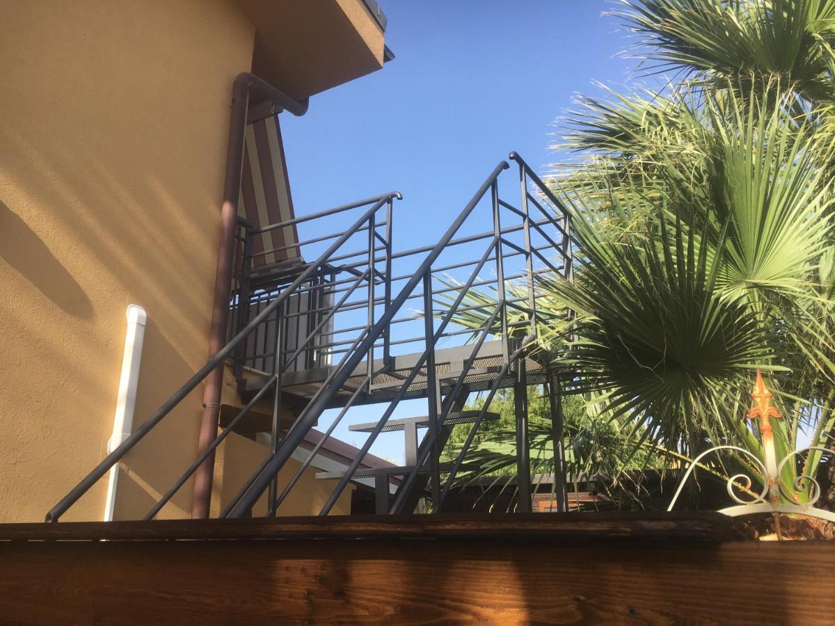 לינה וארוחת בוקר פורטו אמפדוקלה La Scala Sul Giardino מראה חיצוני תמונה